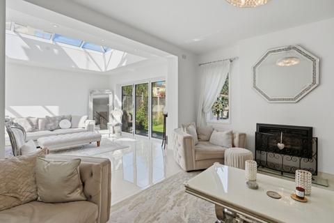 4 bedroom detached house for sale, Fredericks Road, Beccles,