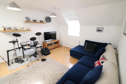 2 bedroom apartment to rent, Muir Place, Wickford, SS12