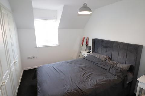 2 bedroom apartment to rent, Muir Place, Wickford, SS12
