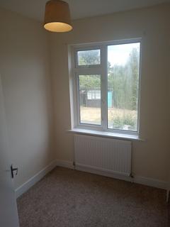 3 bedroom terraced house to rent, Harrow Crescent, Romford RM3