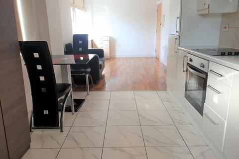 Studio to rent, 9 Cranbrook Road, Ilford, IG1