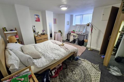 6 bedroom terraced house for sale, Brudenell Mount, Leeds