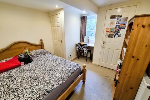 4 bedroom terraced house for sale, Beechwood Mount, Leeds