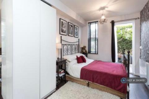 1 bedroom flat to rent, Leabank Square, London, E9