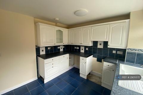 3 bedroom terraced house to rent, Iona Court, Irvine, KA11