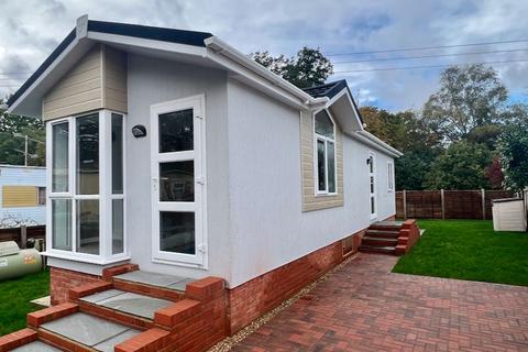 2 bedroom property for sale, Great value residential park home now available to view