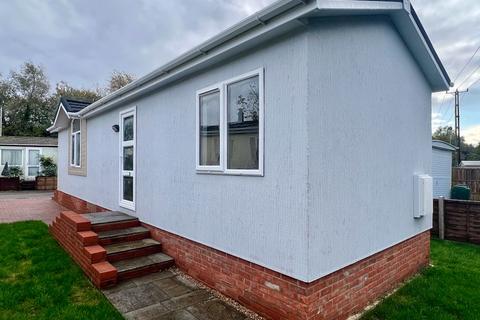 2 bedroom property for sale, Great value residential park home now available to view
