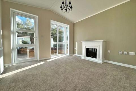 2 bedroom property for sale, Great value residential park home now available to view