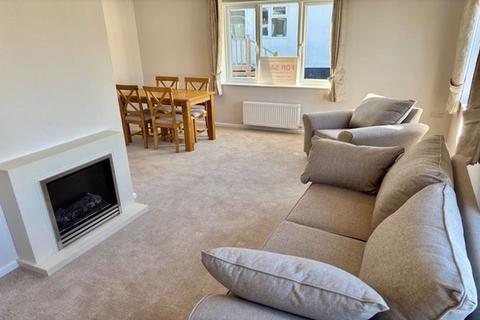 2 bedroom park home for sale, Surrey Hills, an area of outstanding natural beauty.