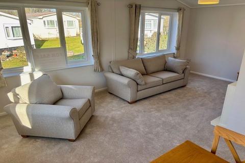 2 bedroom park home for sale, Surrey Hills, an area of outstanding natural beauty.