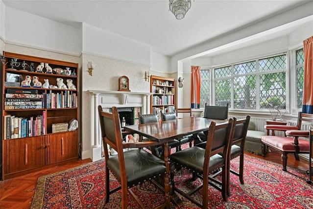 Dining room, fireplace