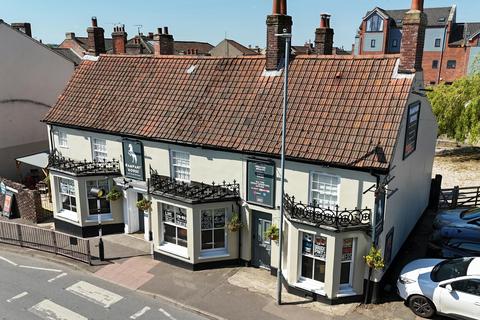 Pub for sale, 3 Queens Rd Fakenham NR21 8BS
