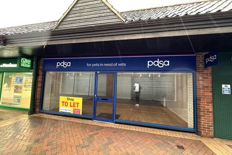 Retail property (high street) to rent, St Peters Hl Grantham NG31 6EE