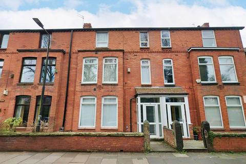 1 bedroom house of multiple occupation to rent, Victoria Road, Stretford, Manchester, M32