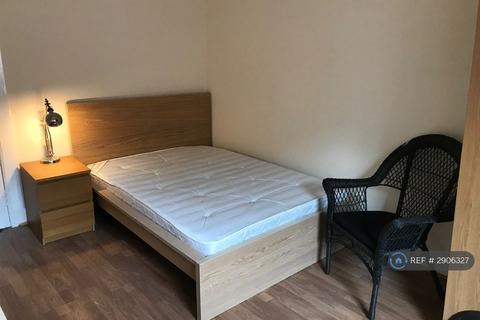 4 bedroom flat to rent, Cranworth Street, Glasgow, G12