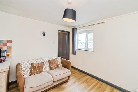 1 bedroom maisonette for sale, Station Approach, Romsey