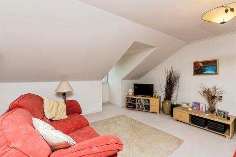 2 bedroom flat for sale, Brighton Road, Horsham