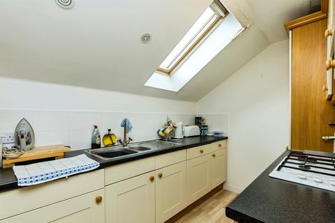 2 bedroom flat for sale, Brighton Road, Horsham