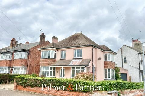 4 bedroom detached house for sale, Church Road, Clacton-on-Sea, Essex, CO15