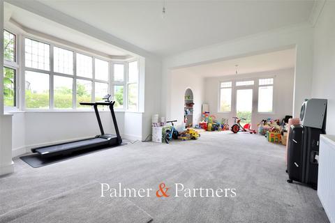 4 bedroom detached house for sale, Church Road, Clacton-on-Sea, Essex, CO15