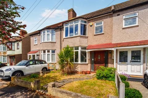 Harwood Avenue, Hornchurch, RM11