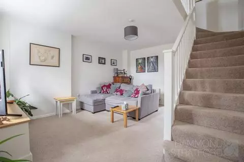2 bedroom semi-detached house for sale - View 3