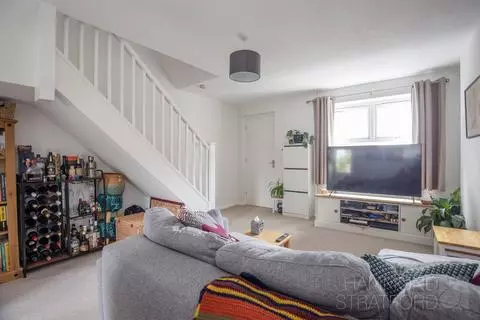 2 bedroom semi-detached house for sale - View 5