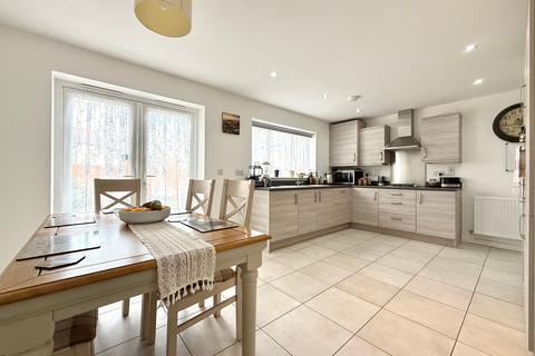 3 bedroom detached house for sale, Nias Avenue, Faringdon, SN7