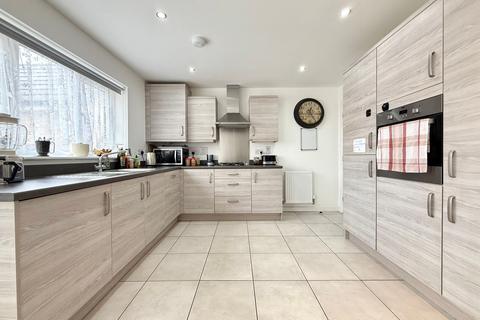3 bedroom detached house for sale, Nias Avenue, Faringdon, SN7