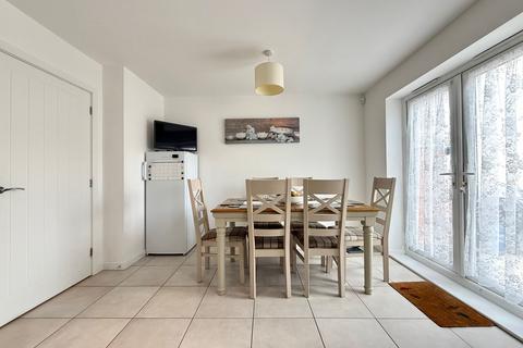 3 bedroom detached house for sale, Nias Avenue, Faringdon, SN7