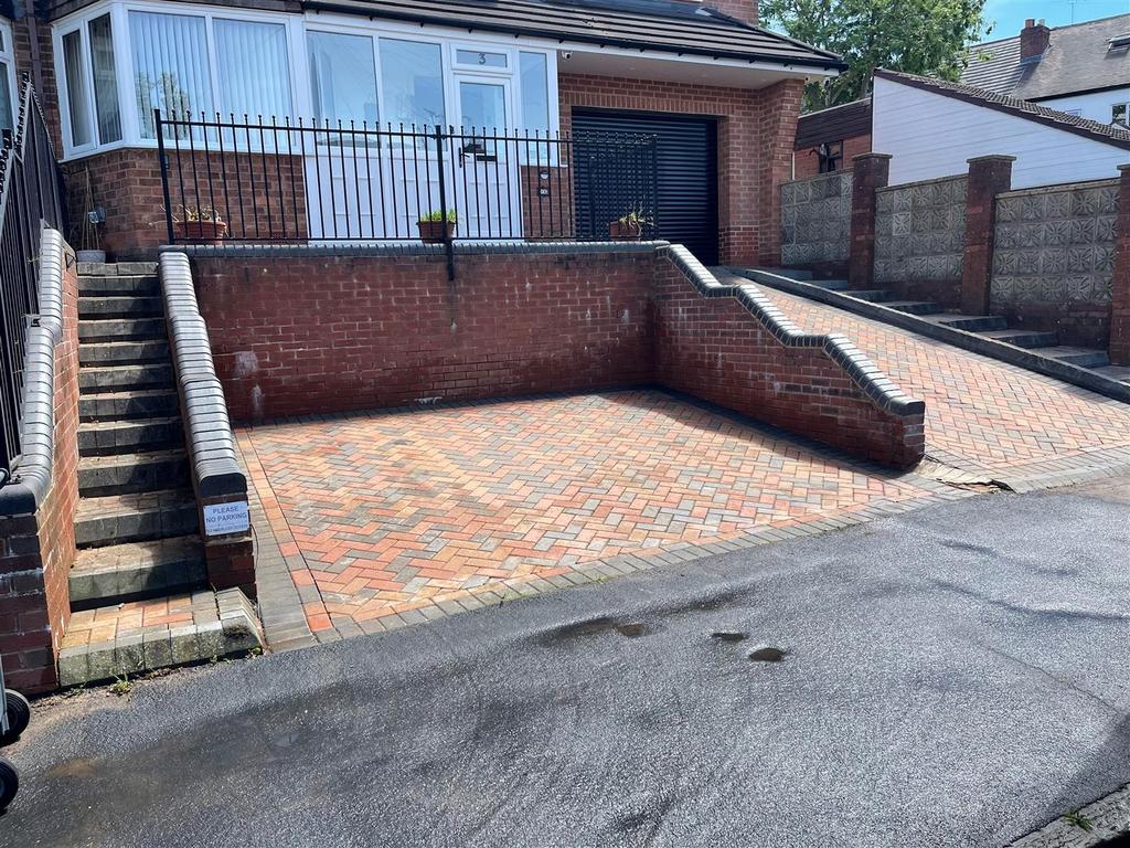 Driveway view, driveway