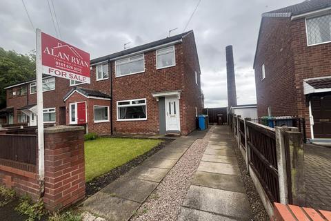 2 bedroom townhouse for sale, 15 Fourth Avenue, Oldham, OL9 8PG