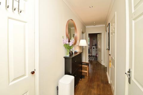 2 bedroom flat for sale, Elizabeth Fry Place, London, SE18