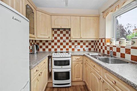 2 bedroom apartment for sale, Aspley Court, Warwick Avenue, Bedford