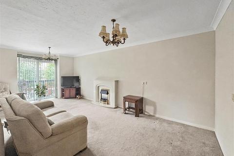2 bedroom apartment for sale, Aspley Court, Warwick Avenue, Bedford