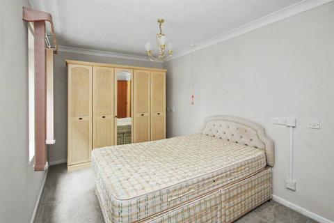 2 bedroom apartment for sale, Aspley Court, Warwick Avenue, Bedford