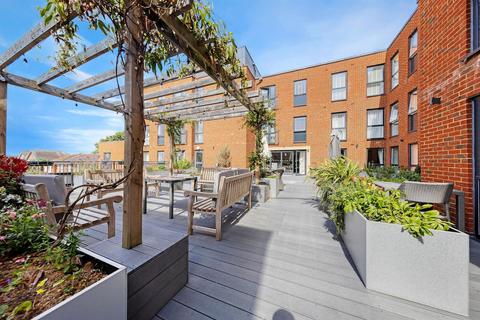 2 bedroom apartment for sale, High Street, Cobham, KT11 3EB