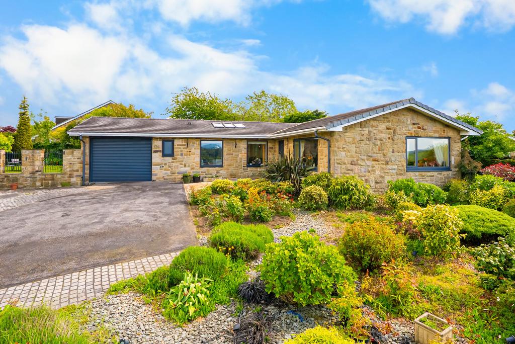 4 bedroom detached bungalow for sale