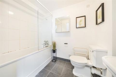 2 bedroom flat for sale, Bridgewater Square, London EC2Y