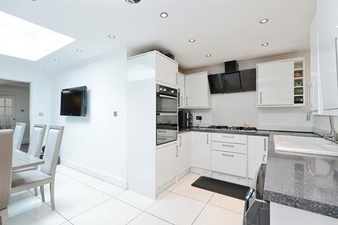 3 bedroom semi-detached house for sale, Combe Road, Watford
