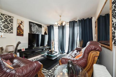 2 bedroom flat for sale, Alexander Square, Eastleigh