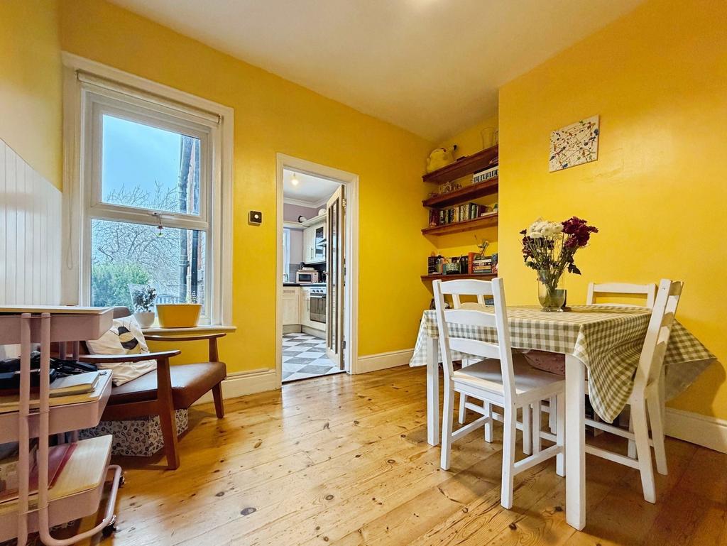 House in Southampton - More