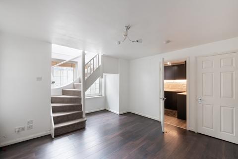 2 bedroom ground floor maisonette for sale, Teesdale Road, London, Leytonstone, E11 1NQ