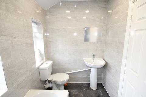 3 bedroom terraced house to rent, Mardale Avenue, Warrington, WA2