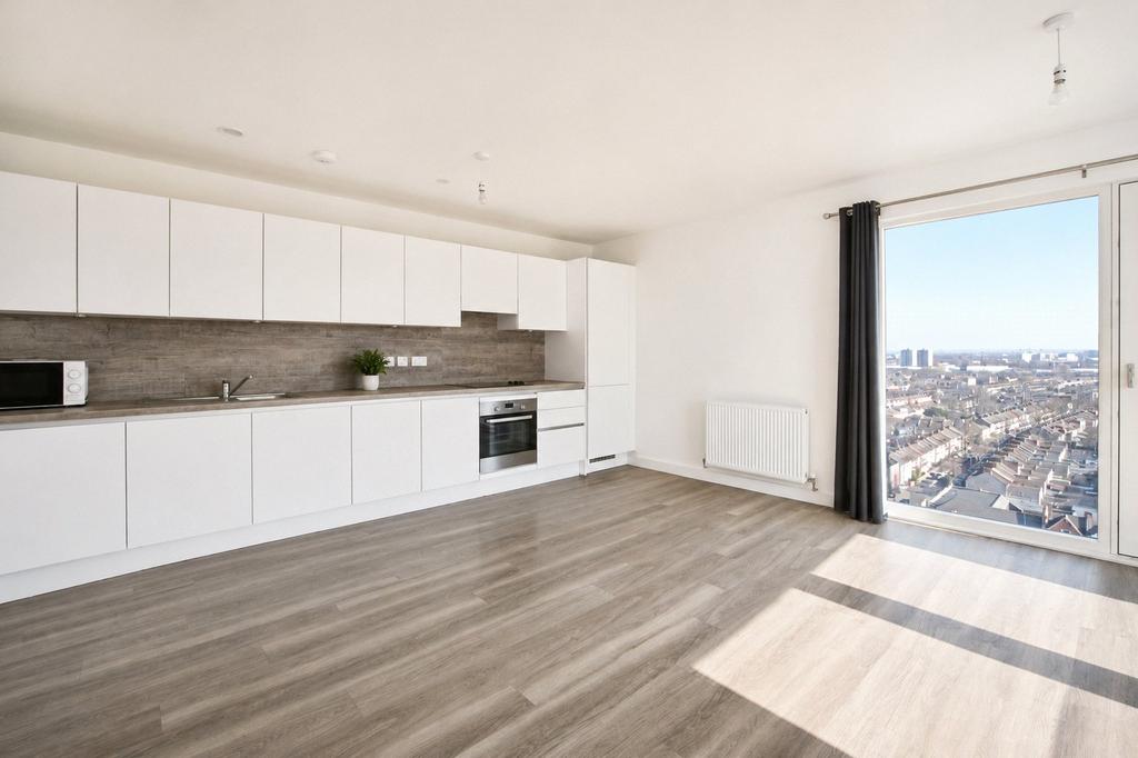 3 bedroom flat for sale