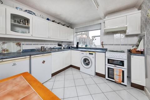 4 bedroom bungalow for sale, Woodrush Close, Beanhill, Milton Keynes
