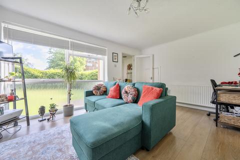 1 bedroom ground floor flat for sale, Bycullah Road, Enfield