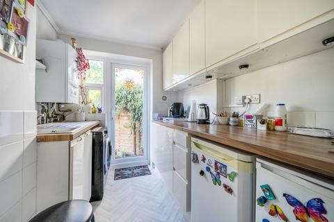 1 bedroom ground floor flat for sale, Bycullah Road, Enfield