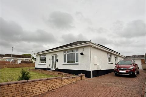 4 bedroom detached bungalow for sale, Morfa Maen, Kidwelly
