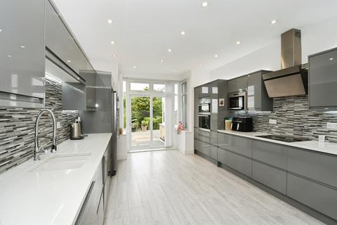 4 bedroom detached house for sale, St. Andrews Drive, Skegness